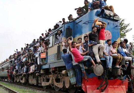 ঈদযাত্রায় ভোগান্তি, যানজট ও কালবৈশাখী