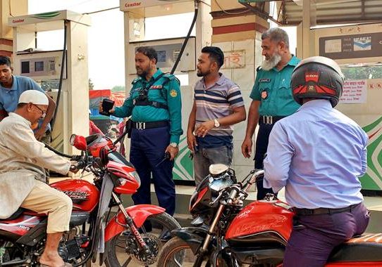 এপ্রিলে জ্বালানি তেলের দাম বাড়ছে না