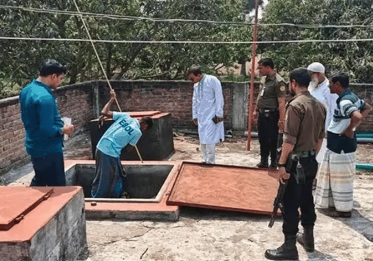 ‘তেল নেই’ লেখা পাম্পে মিলল ৯৭৮৩ লিটার জ্বালানি