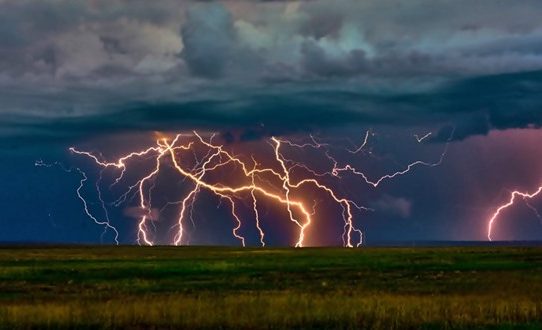 বজ্রপাতে আট জেলায় ১৫ জনের মৃত্যু