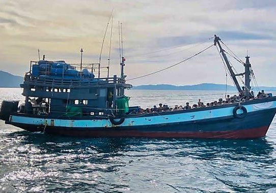 আন্দামান সাগরে নৌকাডুবে বাংলাদেশিসহ ২৫০ নিখোঁজ