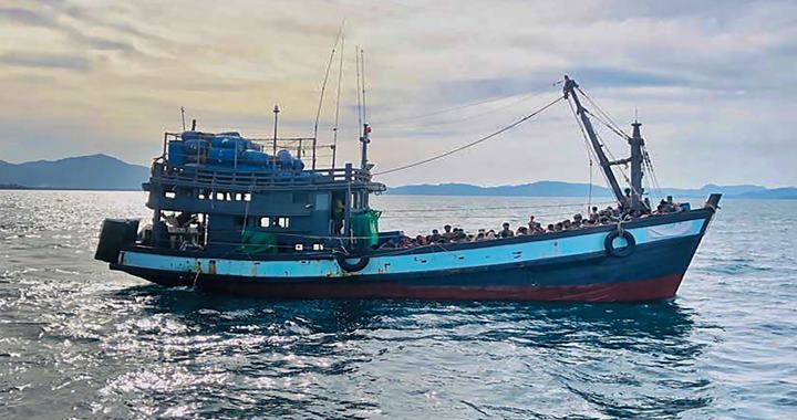 আন্দামান সাগরে নৌকাডুবে বাংলাদেশিসহ ২৫০ নিখোঁজ