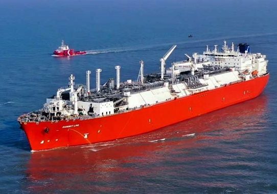 চট্টগ্রাম বন্দরে ডিজেল ও অকটেনবাহী চার জাহাজ