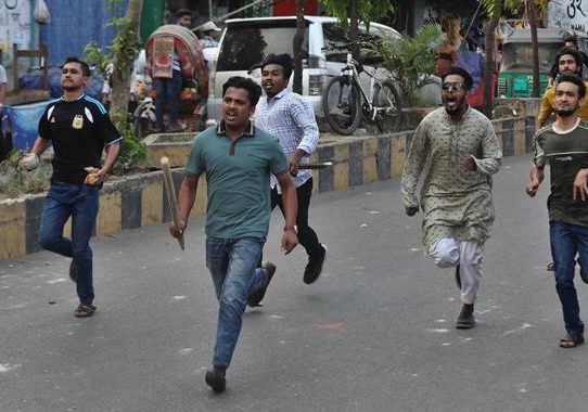 চট্টগ্রামে ‘গুপ্ত’ লেখা নিয়ে ছাত্রদল-শিবিরের দুই দফা সংঘর্ষ