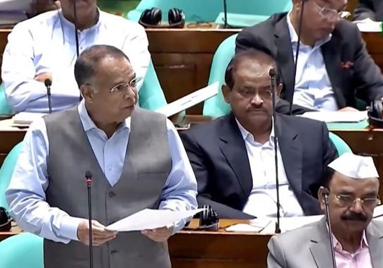 বিদ্যুৎকেন্দ্রগুলোর বকেয়া ৫২ হাজার ৩০০ কোটি টাকা