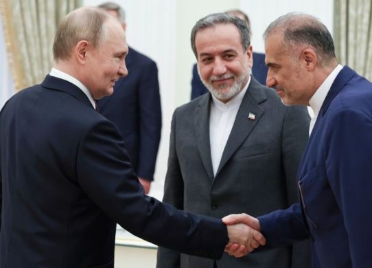 যুদ্ধ শেষ করতে তিন ধাপে সংলাপের প্রস্তাব ইরানের