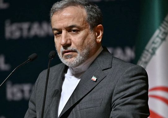 রাতেই পাকিস্তান যাচ্ছেন ইরানের পররাষ্ট্রমন্ত্রী আব্বাস আরাগচি