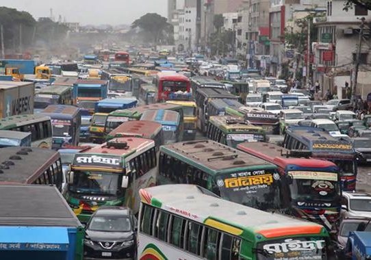 বাসভাড়া পুনর্নির্ধারণের পায়তারা করছে শ্রমিক সংগঠন