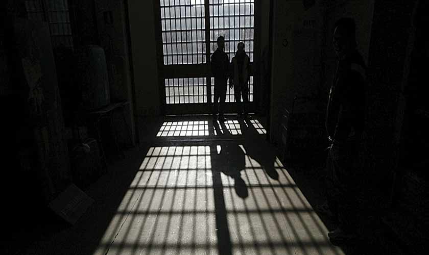 জঙ্গি সম্পৃক্ততা: বিমানবাহিনীর ২০ জন আটক