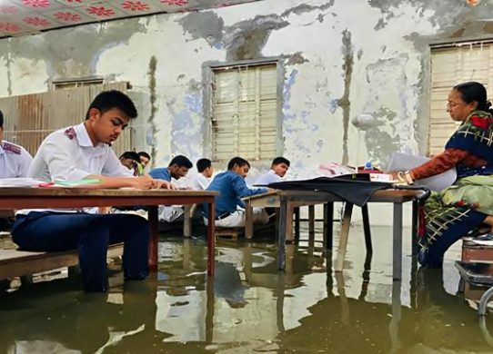 বৃষ্টি ডুবেছে ৩ জেলা, এসএসসি পরীক্ষার্থীদের ভোগান্তি
