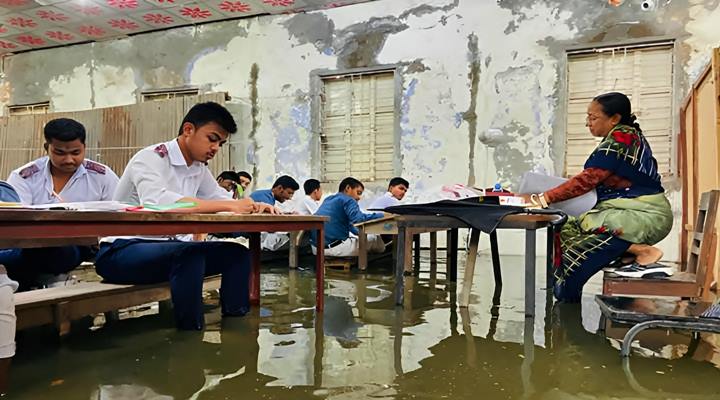 বৃষ্টি ডুবেছে ৩ জেলা, এসএসসি পরীক্ষার্থীদের ভোগান্তি