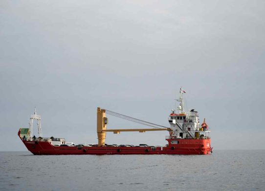 ইরানের উপসাগরীয় সব বন্দর অবরুদ্ধ করল যুক্তরাষ্ট্র