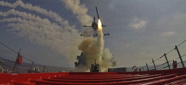 ইরান যুদ্ধে ক্ষেপণাস্ত্র ভাণ্ডারের অর্ধেক শেষ যুক্তরাষ্ট্রের