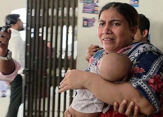 জামিনে মুক্ত দেড় মাসের সন্তানসহ আটক মহিলা লীগের কর্মী