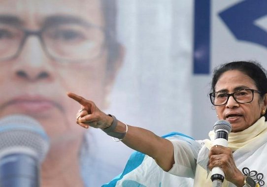 মমতার লক্ষ্য ২২৬ আসন: ইভিএম পাহারা দিতে নির্দেশ