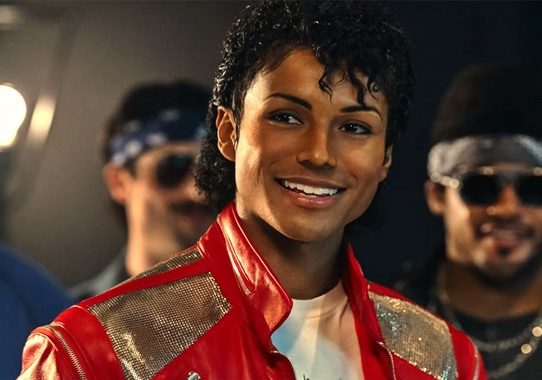 বায়োপিকের সব রেকর্ড ভাঙল মাইকেল জ্যাকসনের ‘মুনওয়াক’