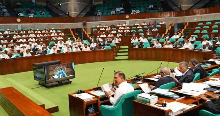 সরকারি চাকরিতে প্রবেশসীমা ৩২ বছর