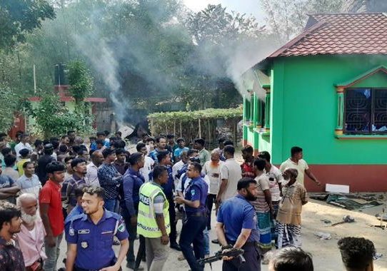 কুষ্টিয়ায় আস্তানায় হামলা, পীরকে পিটিয়ে হত্যা