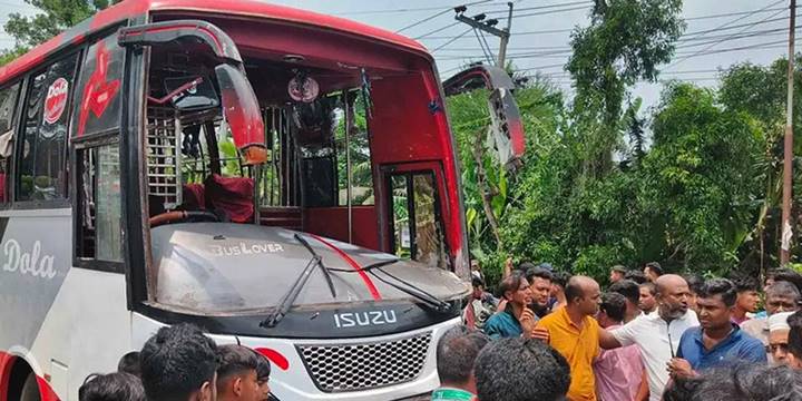 ঈদের আনন্দযাত্রায় সড়কে ২২ জনের মৃত্যু