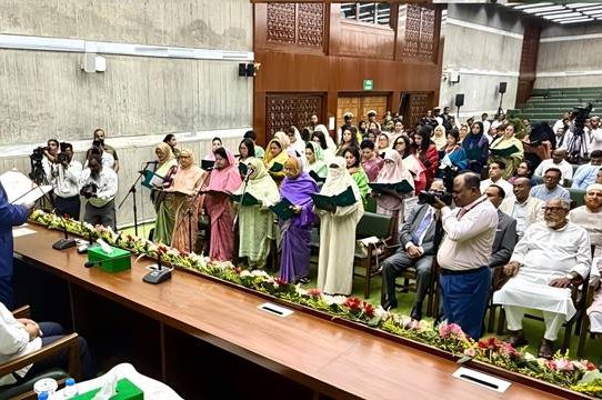 শপথ নিলেন সংরক্ষিত নারী আসনের এমপিরা
