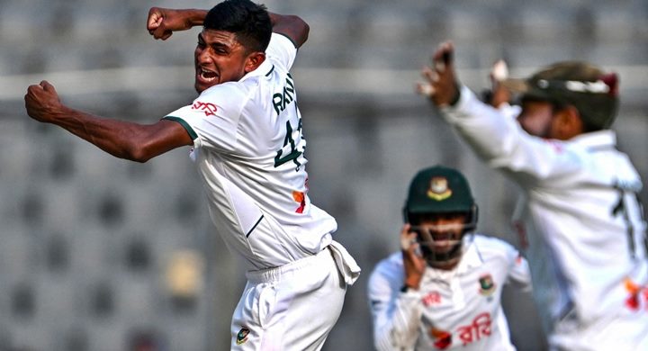 দেশের মাটিতে পাকিস্তানের বিপক্ষে ঐতিহাসিক টেস্ট জয়