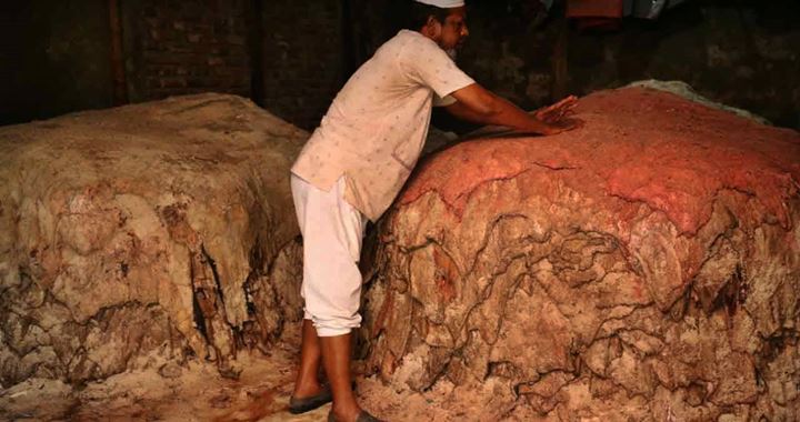 ২০০০ টাকার চামড়া বিক্রি হচ্ছে ৫০০ টাকায়
