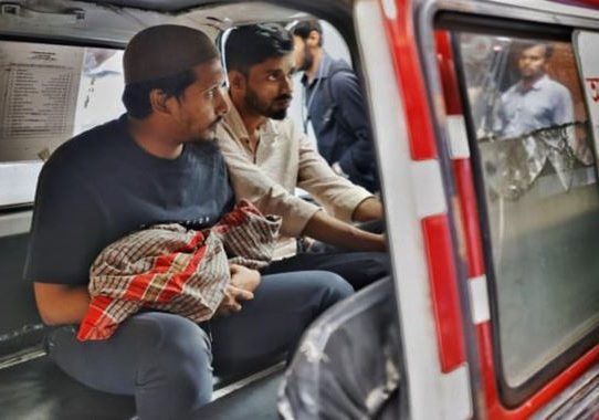 আদ-দ্বীন হাসপাতালে দুই যমজ সন্তান হারিয়ে বাকরুদ্ধ বাবা-মা