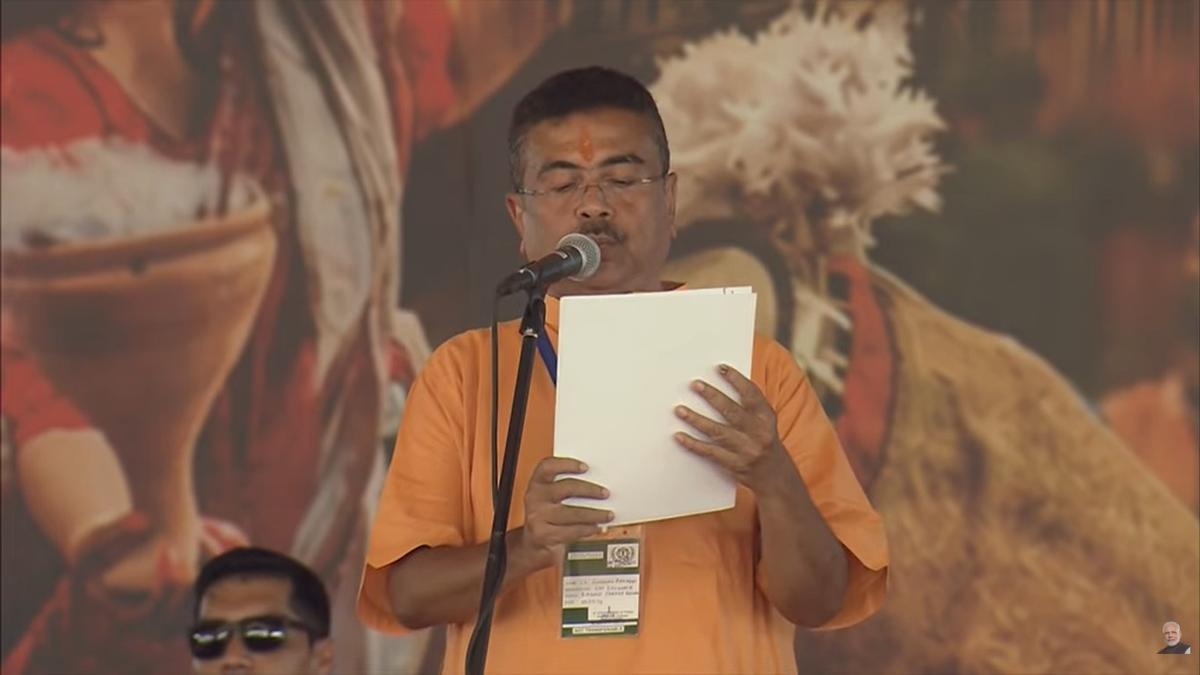 পশ্চিমবঙ্গের মুখ্যমন্ত্রীর শপথ নিলেন শুভেন্দু অধিকারী