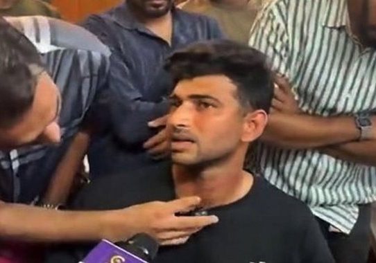 ওসি ক্রিকেটার নাঈমকে বলেন ‘চোখ নামিয়ে কথা বল’