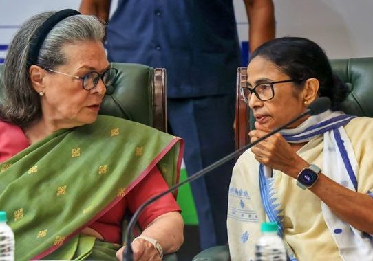 কংগ্রেসে যোগ দিচ্ছেন মমতা বন্দ্যোপাধ্যায়