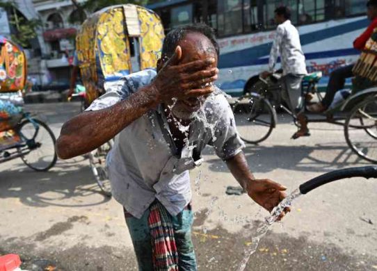 দেশের ৩৪ জেলায় বইছে তাপপ্রবাহ