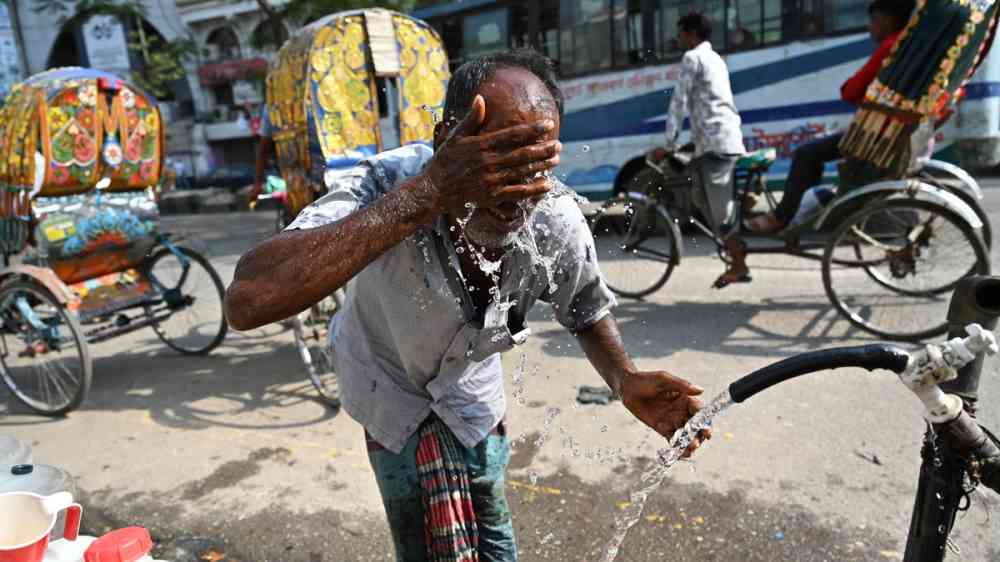 দেশের ৩৪ জেলায় বইছে তাপপ্রবাহ