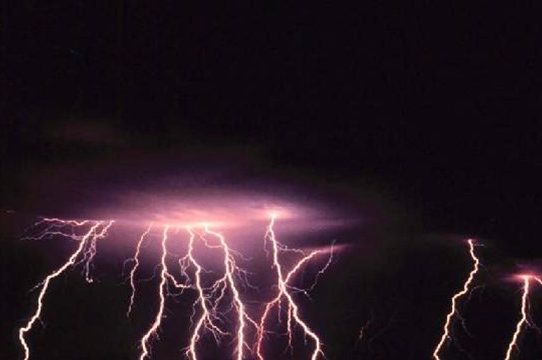 দেশের ছয় জেলায় বজ্রপাতে ১২ জনের মৃত্যু