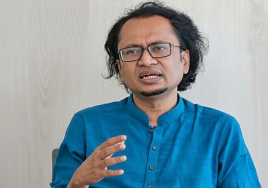 নয়াদিল্লি বিমানবন্দর থেকে ফেরত এলেন প্রধানমন্ত্রীর উপদেষ্টা