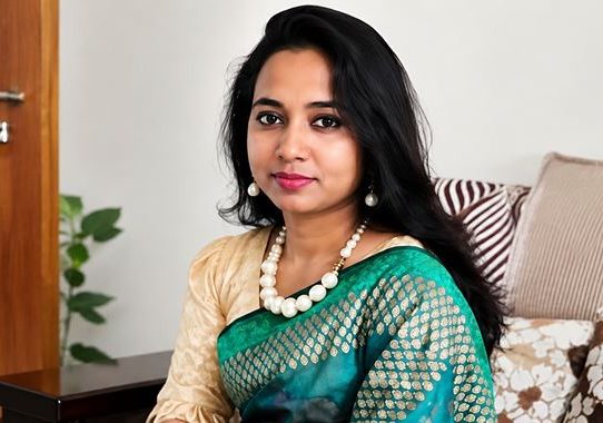 শিক্ষিকার মাথায় ছাত্রীর মায়ের ৪ কোপ