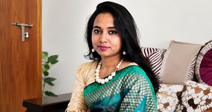 শিক্ষিকার মাথায় ছাত্রীর মায়ের ৪ কোপ