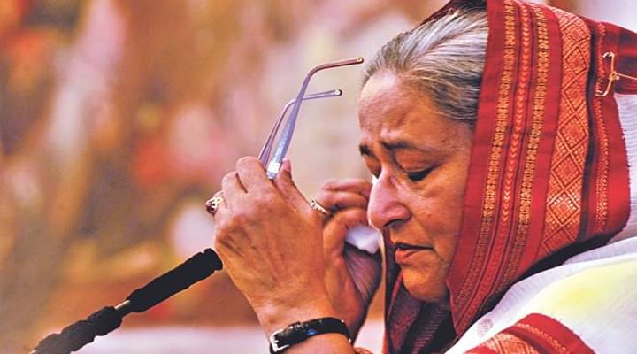 ডিসেম্বরে আত্মসমর্পণ করতে চান পলাতক শেখ হাসিনা
