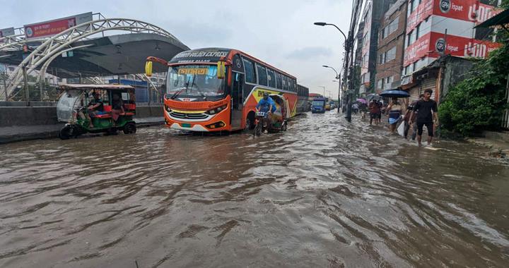 ঢাকায় ৯৭ মিলিমিটার বৃষ্টিপাত, দুর্ভোগে সাধারণ মানুষ