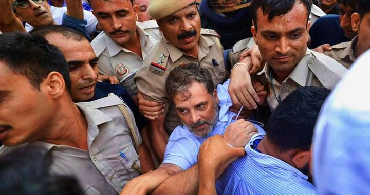 দিল্লিতে বিক্ষোভ থেকে রাহুল, প্রিয়াঙ্কা ও অখিলেশ আটক