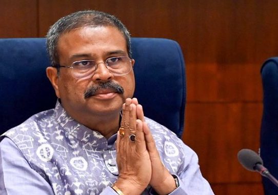 প্রশ্নফাঁস আন্দোলন থেকেই উত্থান, প্রশ্নফাঁসে পতন