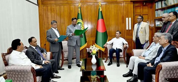 শপথ নিলেন নবনির্বাচিত এমপি সরোয়ার আলমগীর