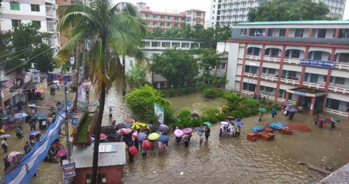 বৈরী আবহাওয়াতেও চলছে এইচএসসি পরীক্ষা