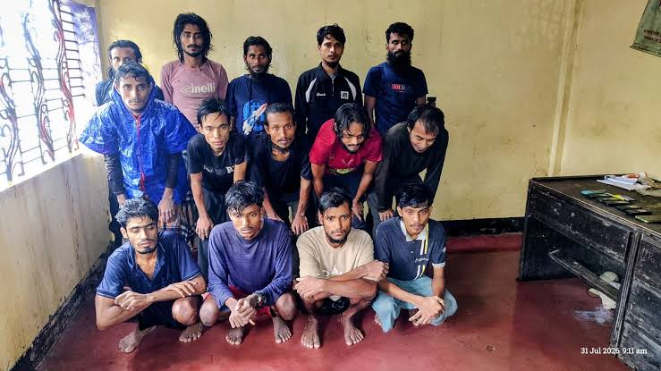 বাংলাদেশে প্রবেশের সময় রোহিঙ্গাবাহী নৌকাডুবি