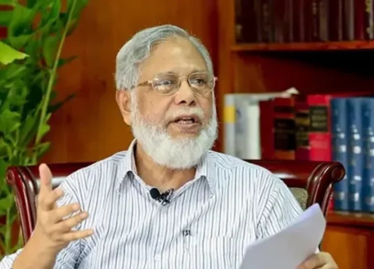 জামিনে কারামুক্ত সাবেক প্রধান বিচারপতি খায়রুল হক