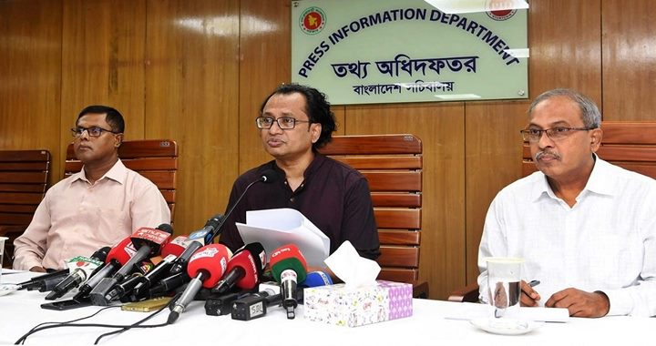 হাসিনার বক্তব্য প্রচার করলে ব্যবস্থা নেবে সরকার