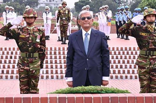 জাতীয় স্মৃতিসৌধে রাষ্ট্রপতি-মন্ত্রী-প্রতিমন্ত্রীর শ্রদ্ধা