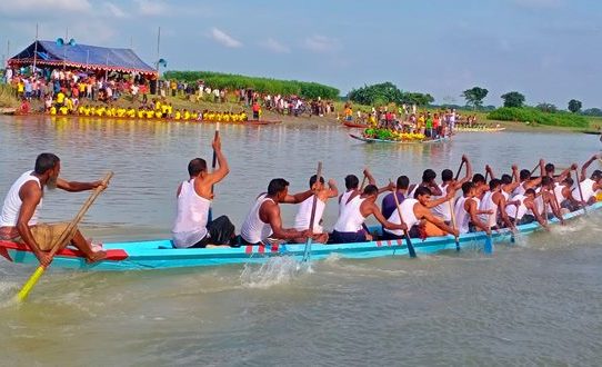 নদীভাঙন ঠেকাতে নৌকাবাইচ বন্ধের দাবি তৌহিদী জনতার