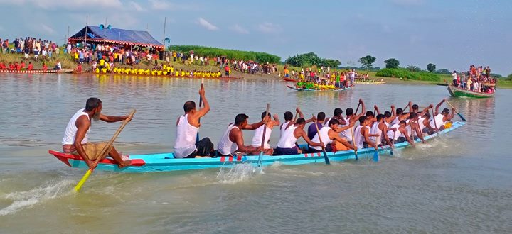 নদীভাঙন ঠেকাতে নৌকাবাইচ বন্ধের দাবি তৌহিদী জনতার