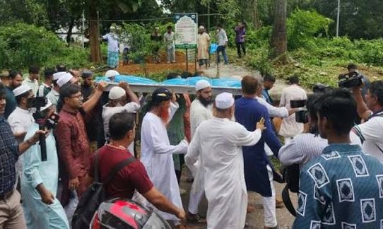 চিরনিদ্রায় শায়িত অপ্রতিম