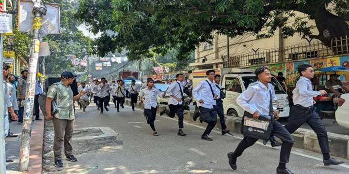 ঢাকা কলেজ-আইডিয়াল কলেজ শিক্ষার্থীদের মধ্যে সংঘর্ষ